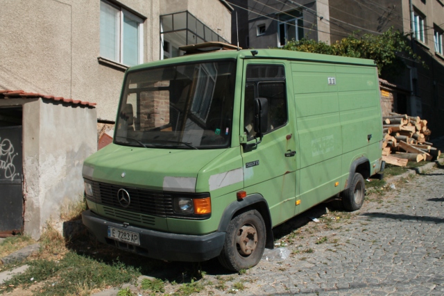 Green truck in Blagoevgrad